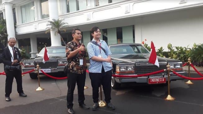 Dua Mobil Era Soeharto Jadi Spot Foto Tamu Undangan