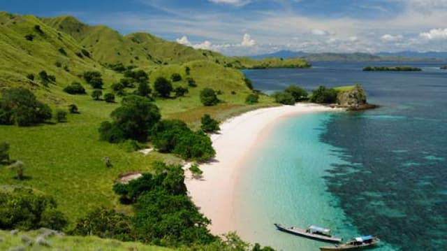 Enam Tempat Menakjubkan di Indonesia, tapi Bukan Bali