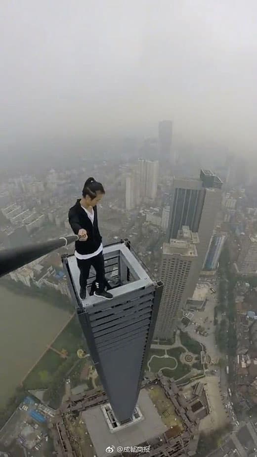 Viral ! Beredar Video Jatuhnya Tukang Selfie di Gedung Tinggi