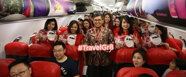 AirAsia Siapkan Hijab Eksklusif untuk Pilot Wanita Berhijab