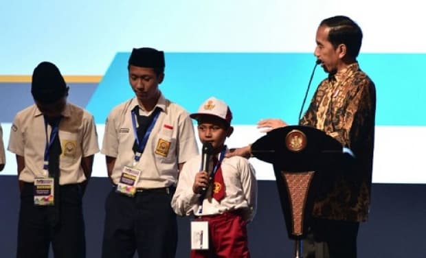 Jokowi dan Rihanna punya Satu Kesamaan Soal Hadiah Anak