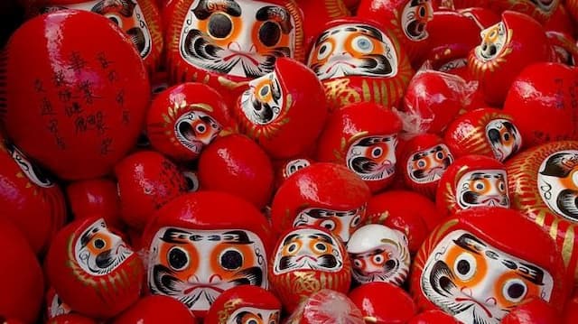 Uniknya Festival Membakar Boneka, Daruma Kuyo di Jepang
