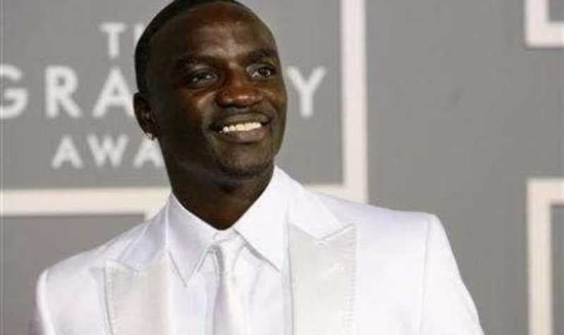 Akon Gelar Konser untuk Suku Anak Dalam