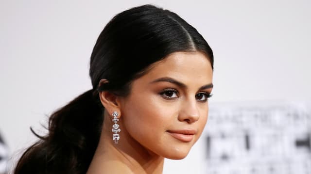Berjuang Melawan Lupus, Selena Gomez Banjir Dukungan
