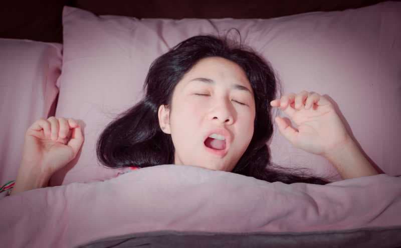Benarkah Kelelahan Membuat Kita Ngiler Saat Tidur?
