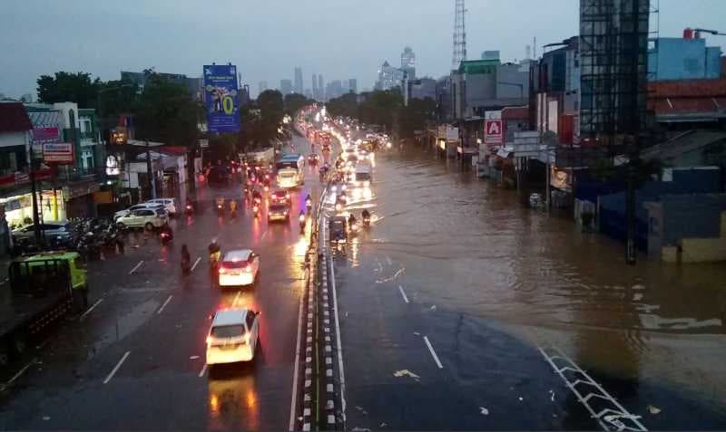 Mobil Terendam Banjir, Lakukan Ini Agar Biaya Perbaikan Murah