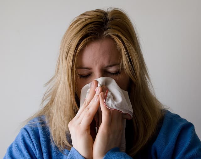 Meski Bakal Sembuh dengan Sendirinya, Flu Bisa Memburuk karena 5 Makanan Ini