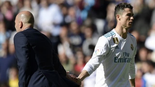 Benarkah Ronaldo Ditarik Keluar Karena Gagal Puaskan Zidane?