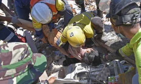 Korban Gempa Bertambah Jadi 105 Orang Meninggal