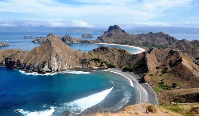 Pulau Komodo Masuk Daftar 10 Pulau Tercantik Dunia Versi CNN