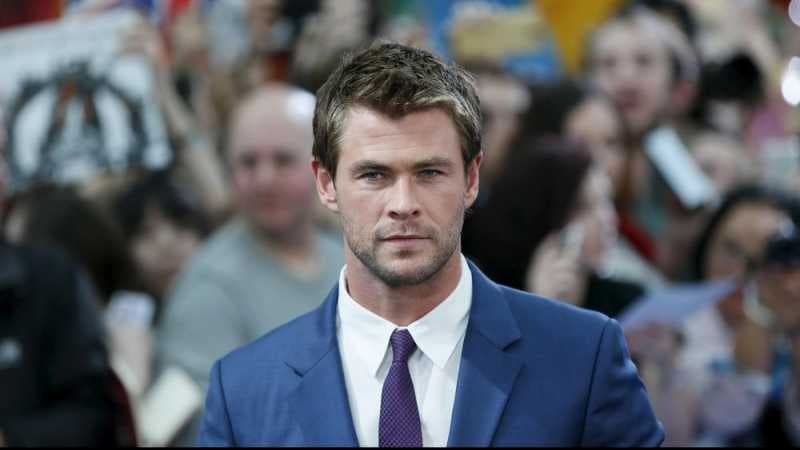 Chris Hemsworth Incar Peran James Bond