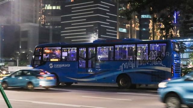 Bus TransJakarta Gratis sampai Listrik Jakarta Normal
